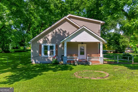 98 S 5th St, Colbert, GA 30628