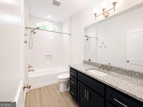 Bath - 110 Cherokee Rose Cir, Dublin, GA 31021 photo 2 of 2