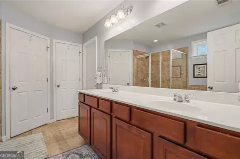 Bath - 680 Lorimore Pass, Canton, GA 30115 photo 2 of 3
