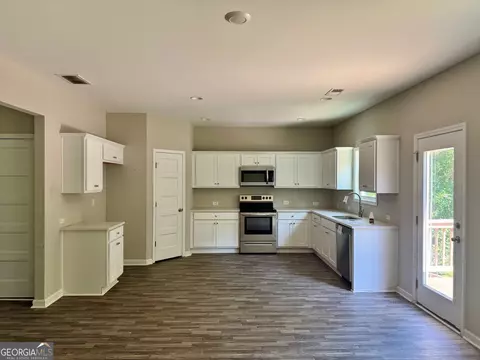 Kitchen - 415 Splash Pointe, Temple, GA 30179 photo 1 of 1
