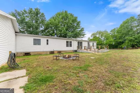 Exterior - 1533 Scenic Dr, Toccoa, GA 30577 photo 6 of 8