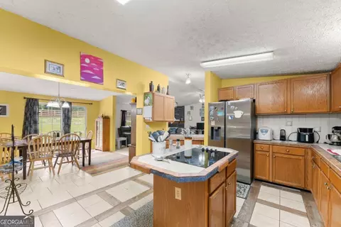 Kitchen - 1533 Scenic Dr, Toccoa, GA 30577 photo 5 of 5