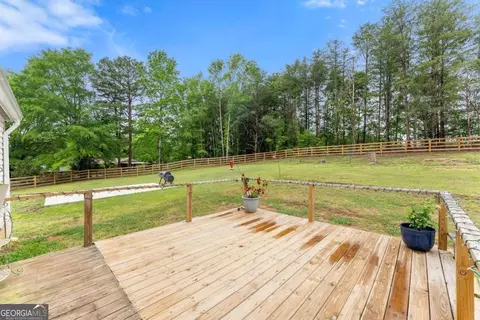 Exterior - 1533 Scenic Dr, Toccoa, GA 30577 photo 7 of 8