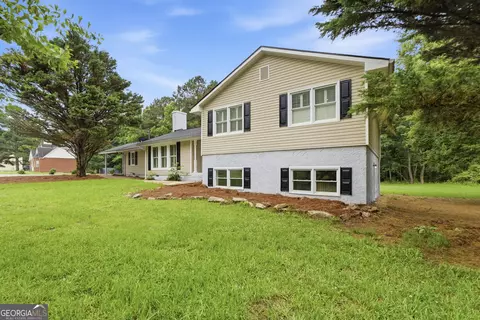 Exterior - 76 Willis Rd, Molena, GA 30258 photo 1 of 5