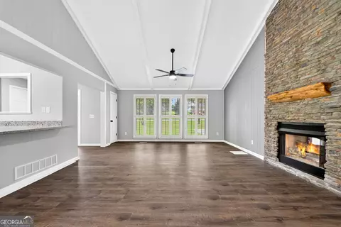 Living - 76 Willis Rd, Molena, GA 30258 photo 4 of 6