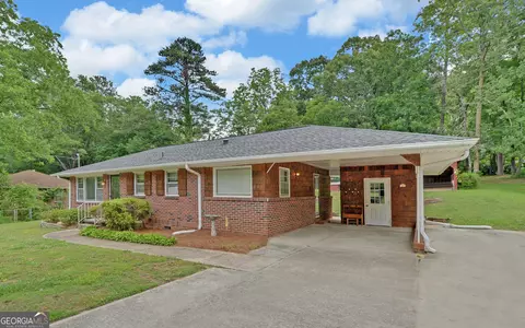 211 Hilltop Ln, Toccoa, GA 30577