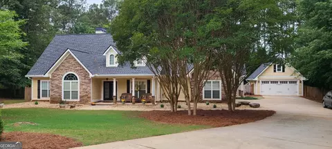 304 Pembroke Ct, Mcdonough, GA 30252