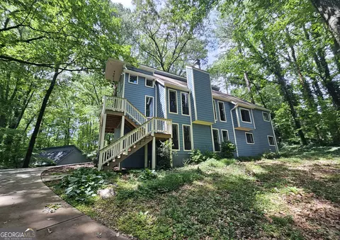 495 Nottingham Dr, Marietta, GA 30066