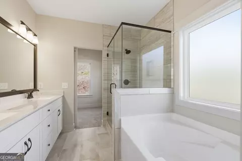 Bath - 425 Ayers Creek Dr, Toccoa, GA 30577 photo 3 of 3