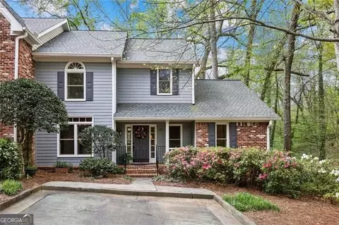 175 Riverview Trl, Roswell, GA 30075