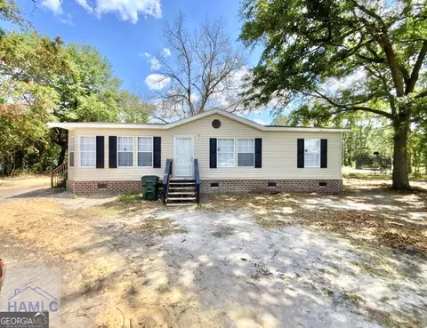 928 Strickland St Ext, Pembroke, GA 31321