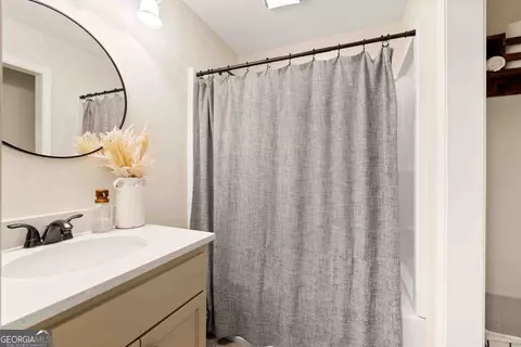 Bath - 155 Mallory Dr, Lagrange, GA 30241 photo 2 of 2