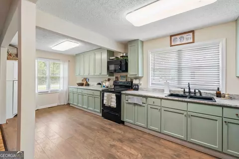 Kitchen - 155 Mallory Dr, Lagrange, GA 30241 photo 1 of 2