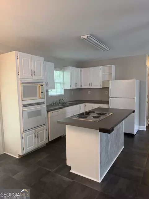 Kitchen - 406 Covered Bridge Rd, Covington, GA 30016 photo 1 of 5