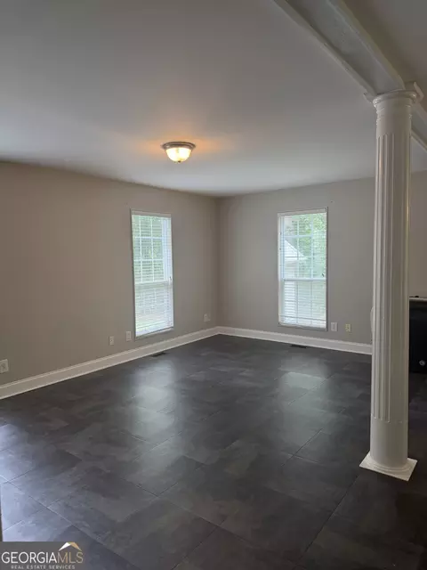 Living - 406 Covered Bridge Rd, Covington, GA 30016 photo 4 of 10