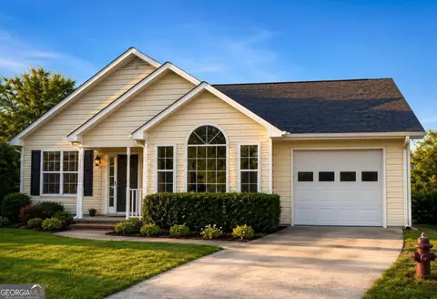 104 Pier Pt, Griffin, GA 30223