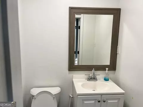 Bath - 307 Cherokee Dr, Warner Robins, GA 31093 photo 1 of 4