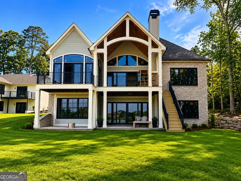213 Lakecrest Dr NE, Milledgeville, GA 31061