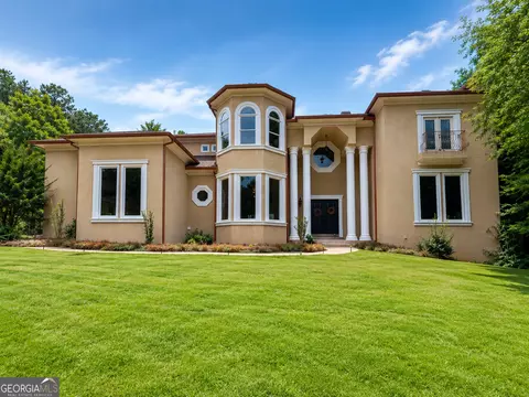 1824 Gateway Dr, Loganville, GA 30052
