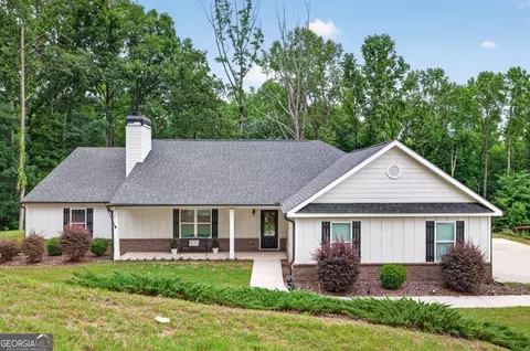 561 Oconee Ln, Commerce, GA 30529