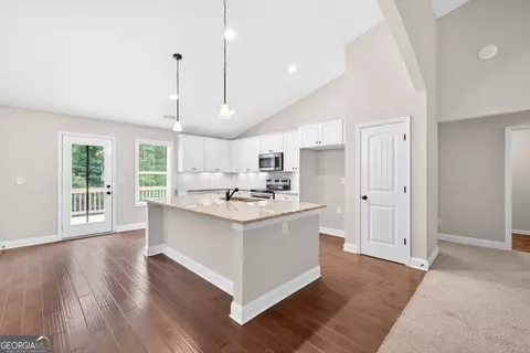 561 Oconee Ln, Commerce, GA 30529 photo 12