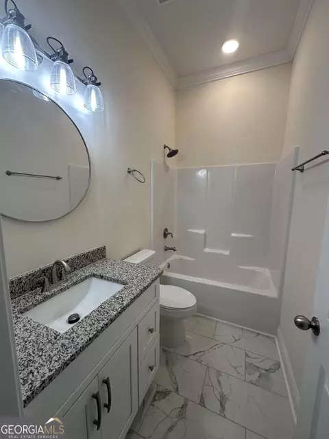 Bath - 153 Dub Walker Rd, Jackson, GA 30233 photo 3 of 4