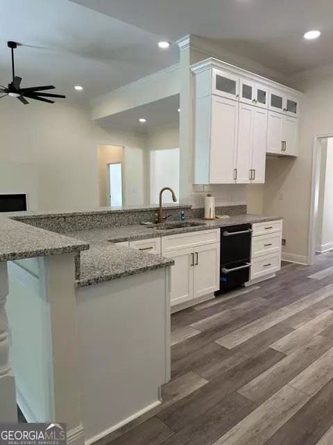 Kitchen - 153 Dub Walker Rd, Jackson, GA 30233 photo 1 of 2