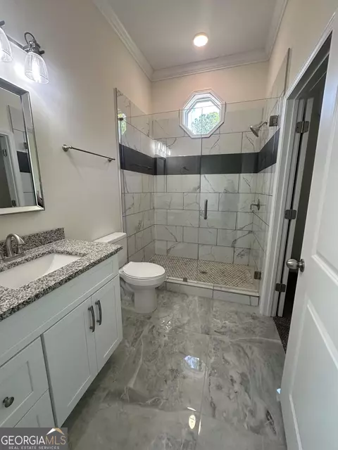 Bath - 153 Dub Walker Rd, Jackson, GA 30233 photo 4 of 4
