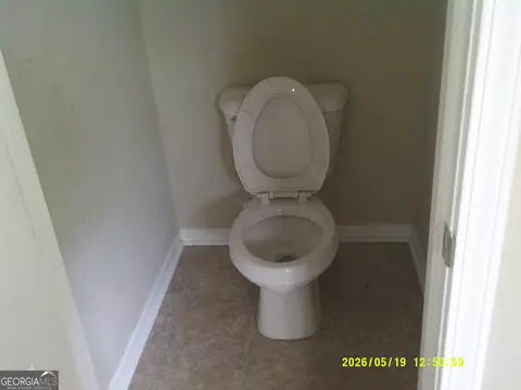 Entry Way - 105 Yellow Jacket Ct, Lagrange, GA 30240 photo 4 of 4