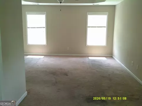 Living - 105 Yellow Jacket Ct, Lagrange, GA 30240 photo 5 of 5