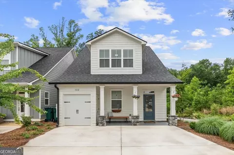 122 Town Walk Ln, Carrollton, GA 30117
