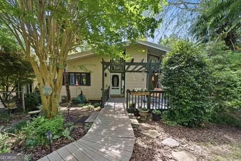 240 Quesenberry Dr, Eatonton, GA 31024