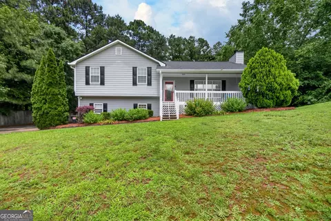141 King Charles Rd, Dallas, GA 30157