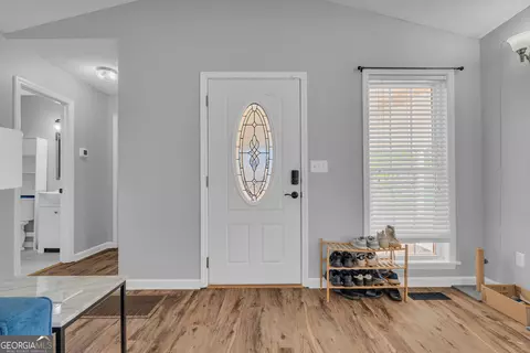 Entry Way - 415 Ivory Dr, Baldwin, GA 30511 photo 3 of 7