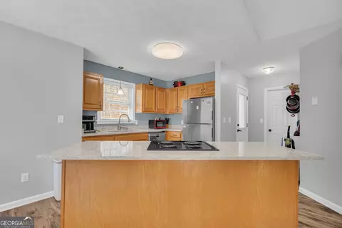 Kitchen - 415 Ivory Dr, Baldwin, GA 30511 photo 2 of 5