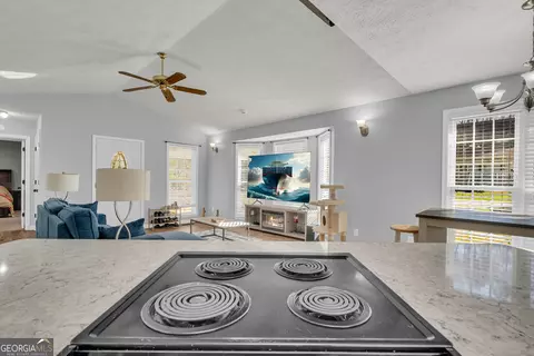 Kitchen - 415 Ivory Dr, Baldwin, GA 30511 photo 4 of 5