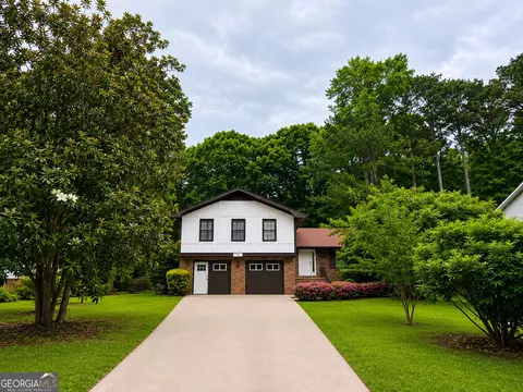 792 Mountainbrooke Cir, Stone Mountain, GA 30087