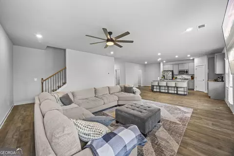 Entry Way - 567 Overlook Rd, Covington, GA 30014 photo 5 of 11