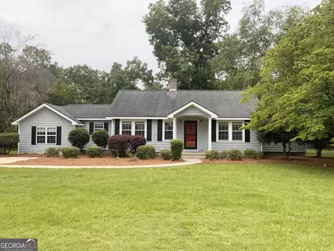915 Cedar St, Metter, GA 30439