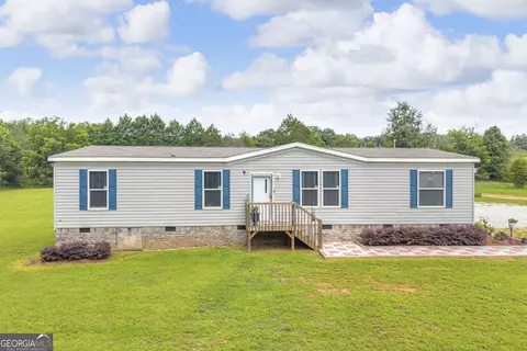 127 Georgia Dr, Hartwell, GA 30643
