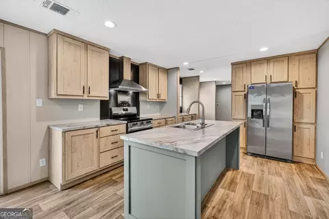 Kitchen - 6401 Riverside Rd #TRACT 2, Nahunta, GA 31553 photo 2 of 3