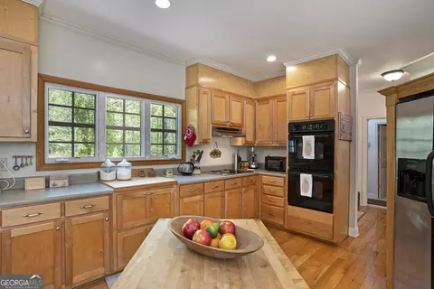 Kitchen - 265 Neely Rd, Lagrange, GA 30240 photo 3 of 4