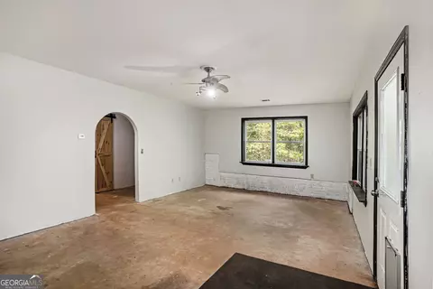 Living - 265 Neely Rd, Lagrange, GA 30240 photo 5 of 6