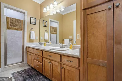 Bath - 265 Neely Rd, Lagrange, GA 30240 photo 1 of 3