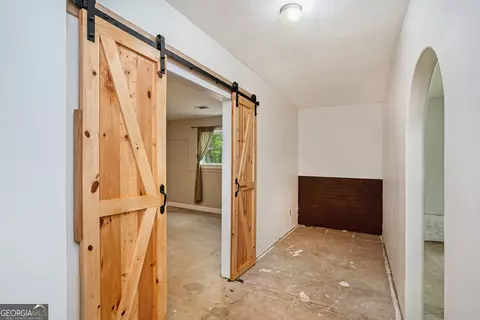 Entry Way - 265 Neely Rd, Lagrange, GA 30240 photo 2 of 3