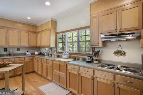 Kitchen - 265 Neely Rd, Lagrange, GA 30240 photo 2 of 4