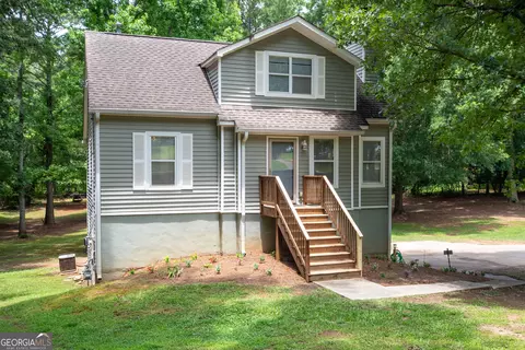 195 Pinewood Dr, Senoia, GA 30276