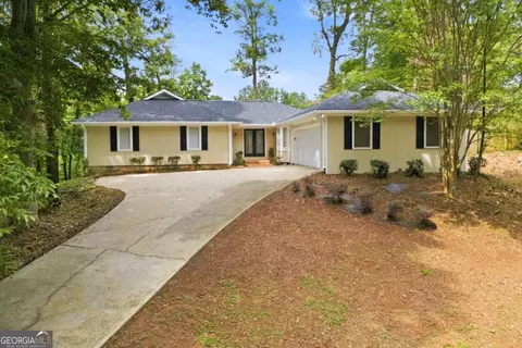 495 Knoll Woods Dr, Roswell, GA 30075