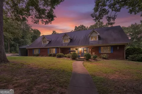 205 High Point Forest Dr, Covington, GA 30016