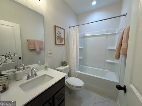 Bath - 4312 Cornwall Dr, Forsyth, GA 31029 photo 1 of 4